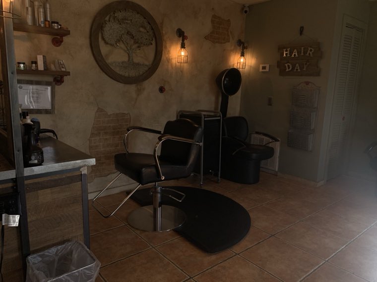 Shampoo chair and dryer in the wash area